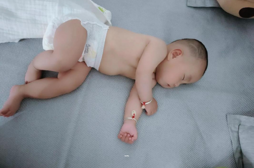 红河怀孕肚子撑的难受